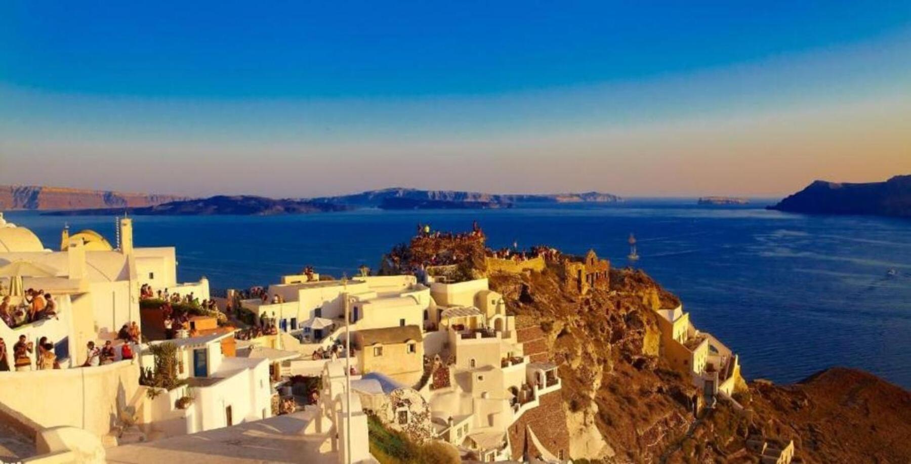 Hanging At The Top Of The World Apartment Oia  Exterior photo